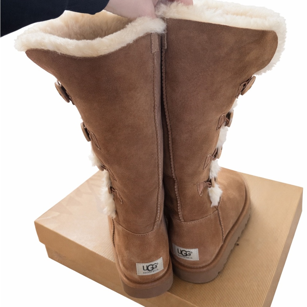 UGG BOOTS - image 4